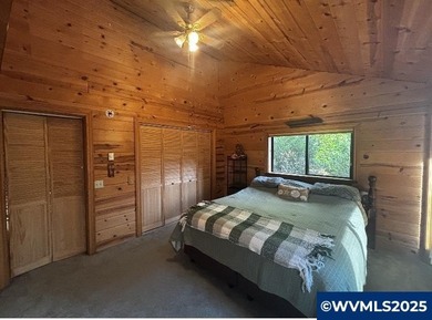 Story Book Creek Front Cottage on Bear Creek. Country setting