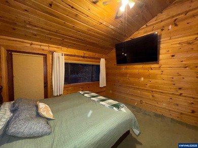 Story Book Creek Front Cottage on Bear Creek. Country setting