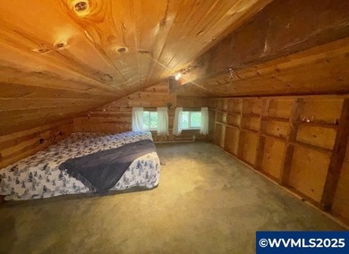 Story Book Creek Front Cottage on Bear Creek. Country setting