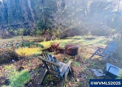 Story Book Creek Front Cottage on Bear Creek. Country setting