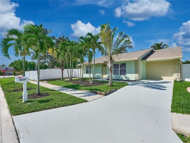 (private lake, pond, creek) Home For Sale in Lake Worth Florida