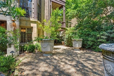 Welcome to one of Savannah's most iconic homes overlooking - photo 2
