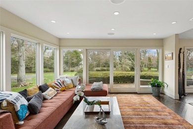 Welcome to this expansive 5-bedroom, 3.5-bathroom residence - photo 13