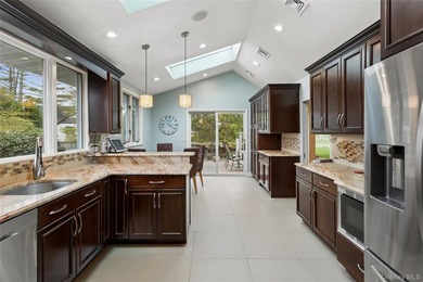 Welcome to this expansive 5-bedroom, 3.5-bathroom residence - photo 17