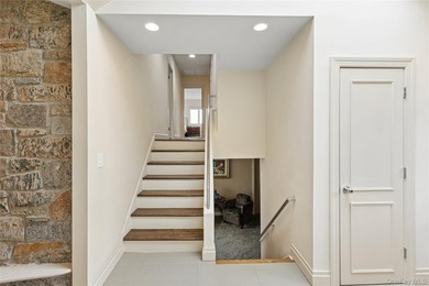 Welcome to this expansive 5-bedroom, 3.5-bathroom residence - photo 24