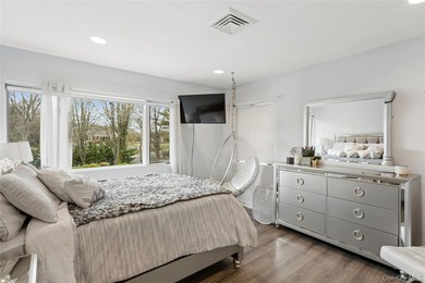 Welcome to this expansive 5-bedroom, 3.5-bathroom residence - photo 31