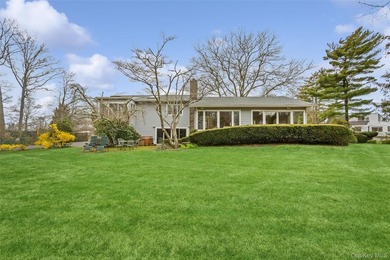 Welcome to this expansive 5-bedroom, 3.5-bathroom residence - photo 34
