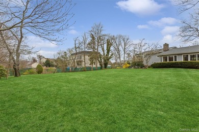 Welcome to this expansive 5-bedroom, 3.5-bathroom residence - photo 36