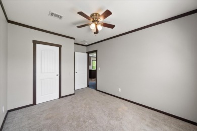 Well Maintained Manufactured home at RC LAKE! - photo 40