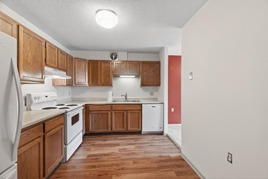 Clean, move-in ready, third floor 2-Bedroom condo in a thriving - photo 11