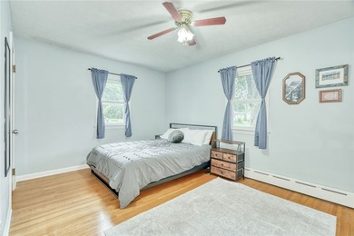 Welcome to 19 Loderdale Drive! This beautifully maintained - photo 16