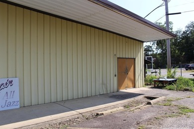 Great commercial property at 112 Hwy 270 W, Mount Ida, AR. This - photo 16