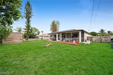 Welcome to 4115 SW 1st Ave, Cape Coral, FL 33914! This unique - photo 21