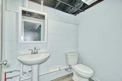 Welcome to 19 Loderdale Drive! This beautifully maintained - photo 25