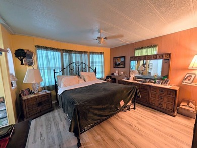 Movein ready 2 bed, 2 bath home in the 55+ community of Clover - photo 29
