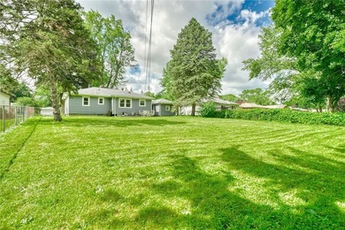 Welcome to 19 Loderdale Drive! This beautifully maintained - photo 31