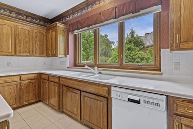 Total Sq Footage is 7,567 per measurement. Welcome to this - photo 31