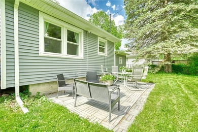 Welcome to 19 Loderdale Drive! This beautifully maintained - photo 33