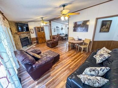 Get ready for endless adventures on the lake with this truly - photo 3