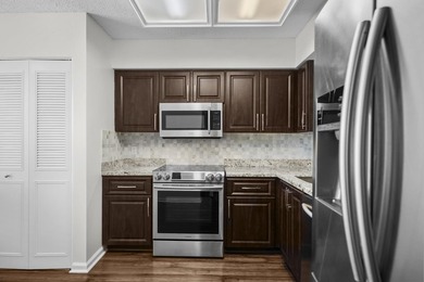 Beautiful, private unit offers peaceful views and a relaxed - photo 7