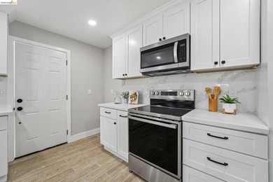 Nestled near the desirable Glen Cove area, 449 Gillcrest Ave - photo 19