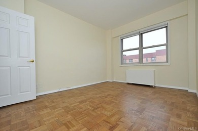 Perched on the top-floor corner, this sun-drenched 2-bedroom - photo 29