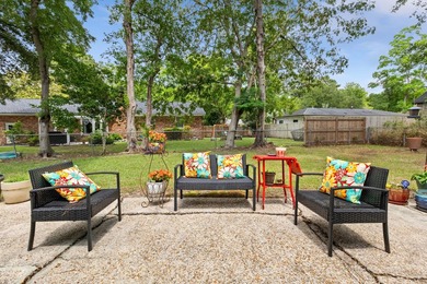 Welcome home! This is a beautiful 3br 2ba, brick ranch home - photo 31