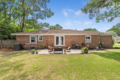 Welcome home! This is a beautiful 3br 2ba, brick ranch home - photo 32