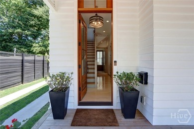Quintessential Modern Living in the Starland / Thomas Square - photo 8