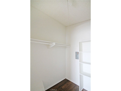 Welcome to 637 Manhattan Beach Blvd, a rare opportunity to own - photo 12