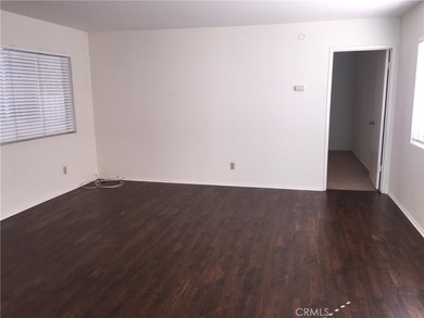 Welcome to 637 Manhattan Beach Blvd, a rare opportunity to own - photo 14