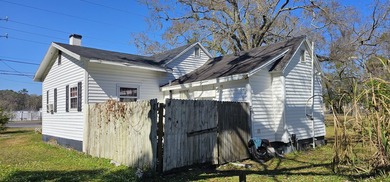 Discover the possibilities at 5676 Soutel Dr, Jacksonville, FL! - photo 8