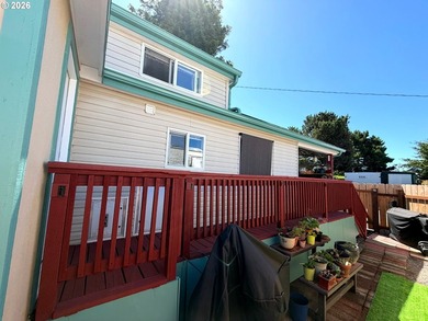Updated 2004 park model located in the 55+ Chetco RV Park. This - photo 19