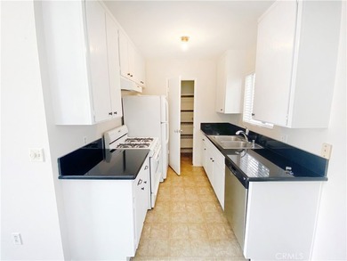 Welcome to 637 Manhattan Beach Blvd, a rare opportunity to own - photo 20
