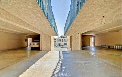 Welcome to 637 Manhattan Beach Blvd, a rare opportunity to own - photo 28