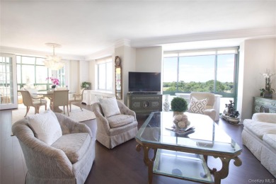 (private lake, pond, coastal) Condo Sale Pending in Garden City New York