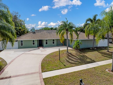 St. Lucie River Home For Sale in Port Saint Lucie Florida