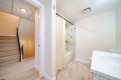 Welcome to 18 Empire Drive in the Bay Club Condominiums!