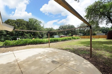 Fresh Interior Paint!! Pressure Washed!! Yard Work Done and - photo 21