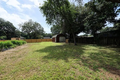 Fresh Interior Paint!! Pressure Washed!! Yard Work Done and - photo 25