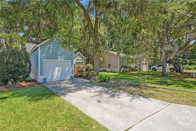 Welcome to Wilmington Island living! This well-maintained - photo 2