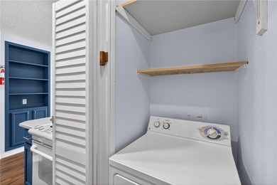 Charming and super clean 1-bedroom, 3rd-floor condo at Beach - photo 14