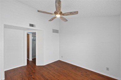 Charming and super clean 1-bedroom, 3rd-floor condo at Beach - photo 17