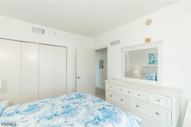 It's truly paradise at the luxurious Oasis Tower One, located - photo 18