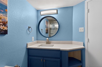 Charming and super clean 1-bedroom, 3rd-floor condo at Beach - photo 19