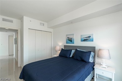 It's truly paradise at the luxurious Oasis Tower One, located - photo 21