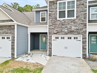 Welcome to this well-appointed three-bedroom, two-and-a-half - photo 1