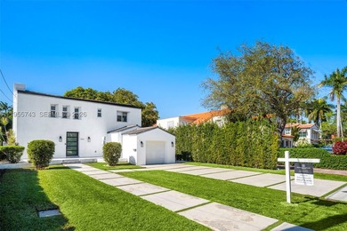 Experience Miami Beach from this remodeled home located few - photo 33