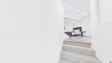 Spectacular views. Prime marina location. Investor-ready - photo 33