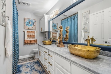 Extensive updates throughout: new lighting, granite countertops - photo 36